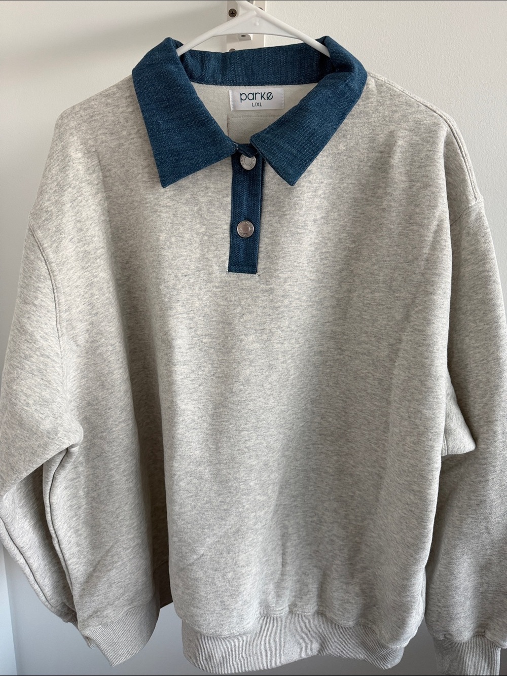 Parke Light Gray Fleece Pullover Sweatshirt with Blue Denim Collar L/XL